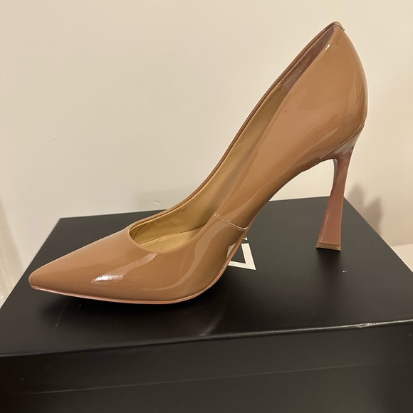 Beautiful Marc fisher heels! - Picture 1 of 7